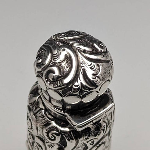 1881年 英国アンティーク 純銀 浮彫彫刻 携帯用香水瓶